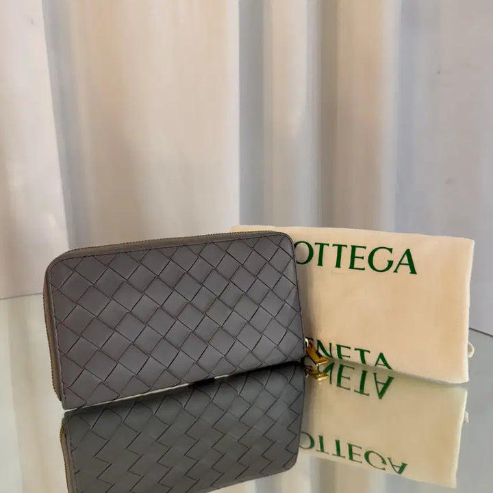 [BUNJANG] Bottega Veneta Intrecciato Zip Around Long Wallet / 보테가베네타 인트레치아토 지퍼 장지갑