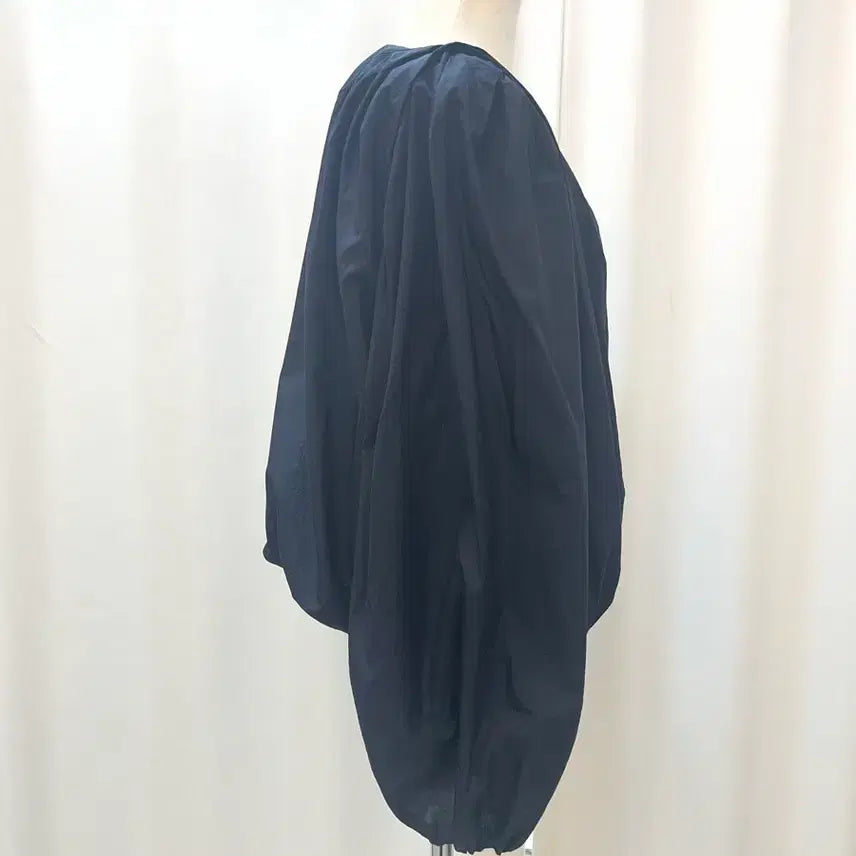 [BUNJANG] LANVIN COLLECTION Volume Blouse Deep Navy Size 55 / 랑방 컬렉션 LANVIN 볼륨 블라우스 82 (55) 미착용 보관 고급라