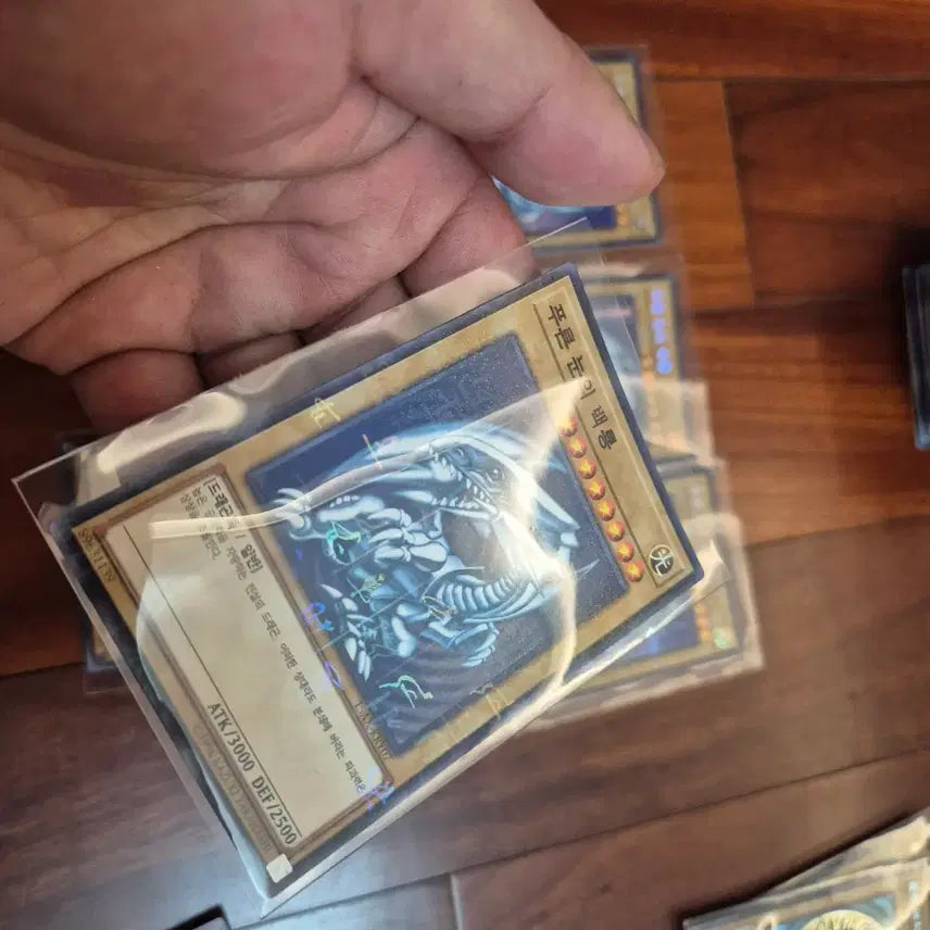 [BUNJANG] Yu-Gi-Oh! Blue-Eyes White Dragon Card Millennium Rare &amp; Secret Rare / 유희왕카드 푸른 눈의 백룡 카드 밀레니엄 레어, 시크릿레어