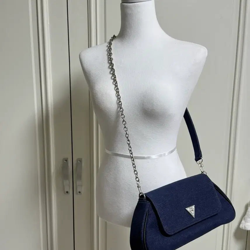 [BUNJANG] Calis Upcycling Bag Guess Denim Shoulder/Crossbody Bag / 캘리즈 게스 진청 업사이클링백