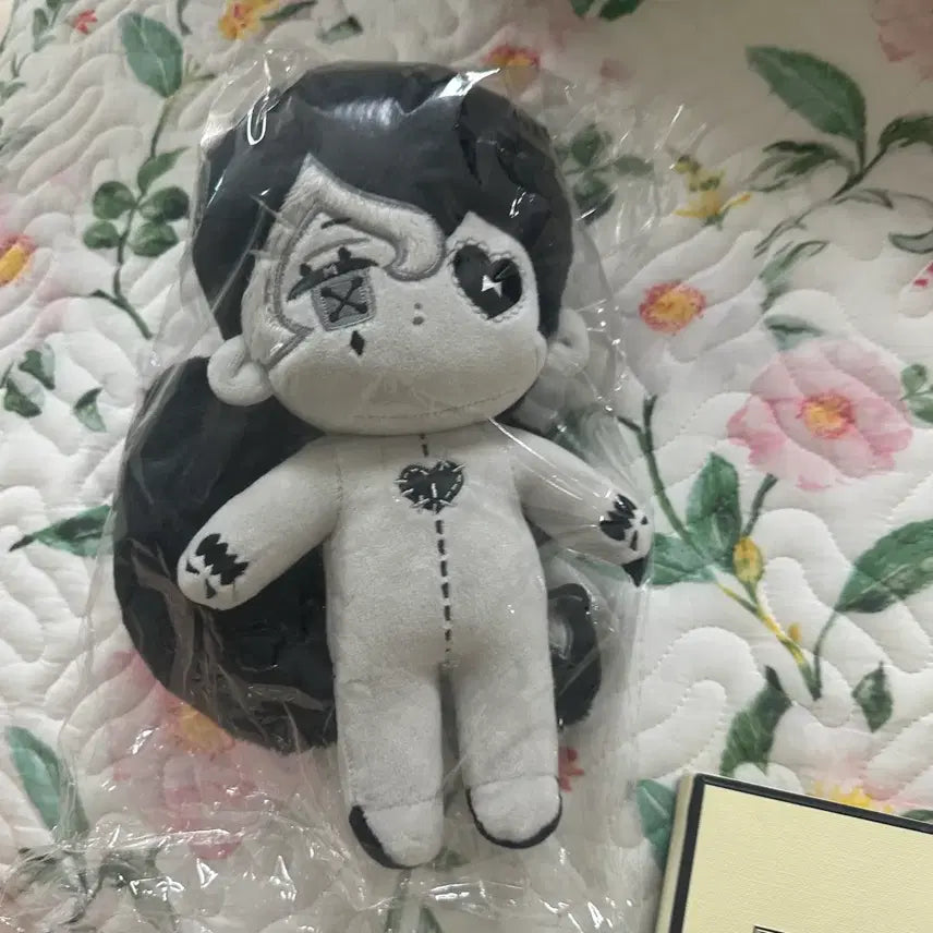 [BUNJANG] 20cm Unsealed Vinnes Doll / 무속성 20cm 비네스 미개봉
