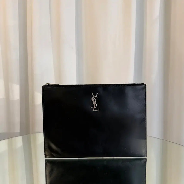 [BUNJANG] Saint Laurent YSL Logo Tablet Clutch / 생로랑 YSL 로고 태블릿 클러치