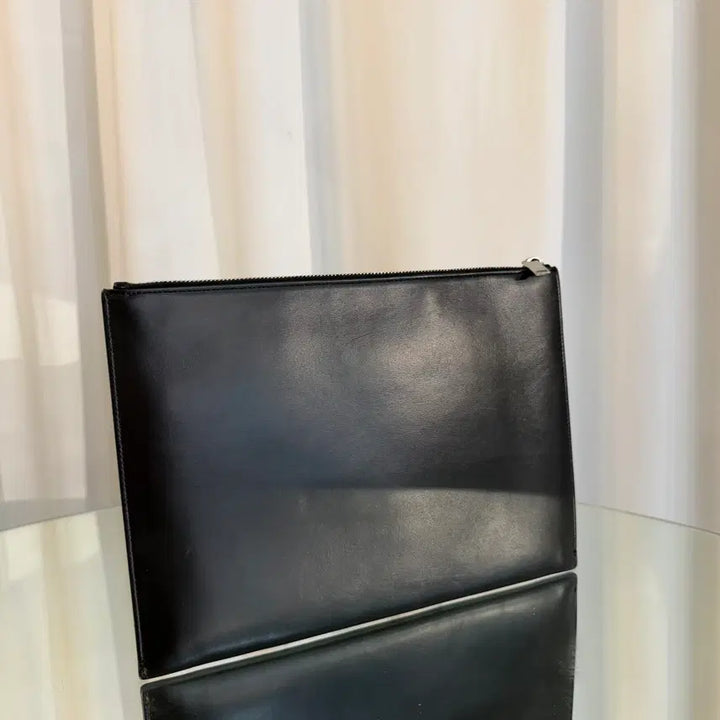 [BUNJANG] Saint Laurent YSL Logo Tablet Clutch / 생로랑 YSL 로고 태블릿 클러치