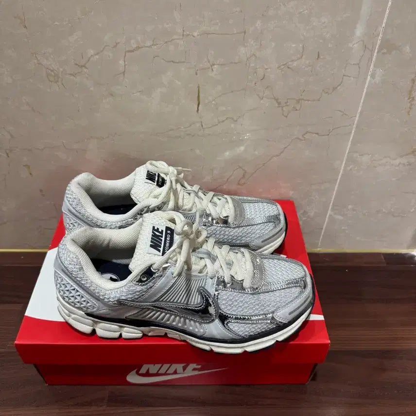 [BUNJANG] Nike Zoom Vomero 5 Silver / 나이키 줌 보메로5