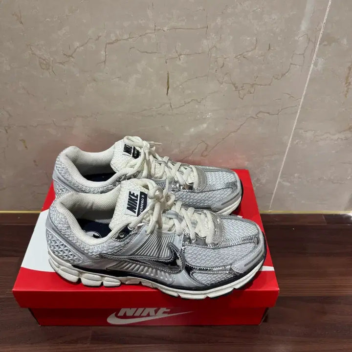 [BUNJANG] Nike Zoom Vomero 5 Silver / 나이키 줌 보메로5