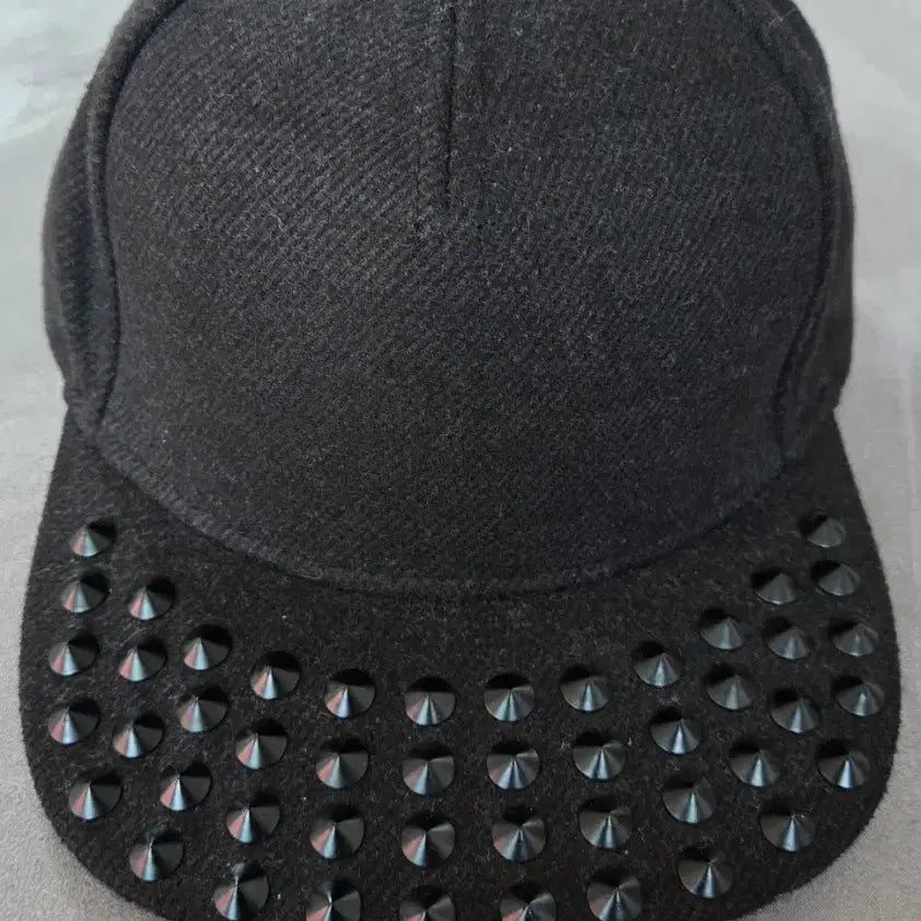 [BUNJANG] Flatpity Studded Snapback Hat / 플랫피티 스터드 스냅백