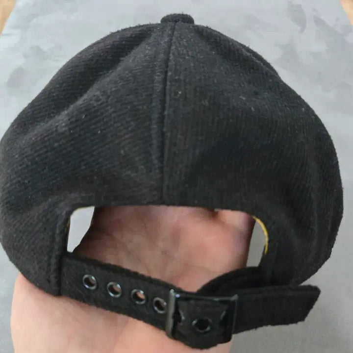 [BUNJANG] Flatpity Studded Snapback Hat / 플랫피티 스터드 스냅백
