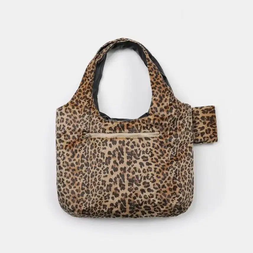 [BUNJANG] Bad Blood Leopard Reversible Shoulder Bag Pouch Set / 배드블러드) 레오파드 리버시블 숄더 백 파우치 세트