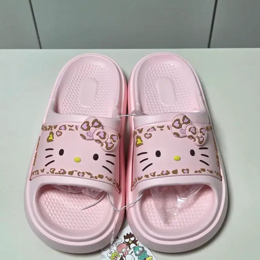 [BUNJANG] Hello Kitty Pink Leopard Print Gya-ru Style Slippers / 키티 핑크 호피 갸루 슬리퍼