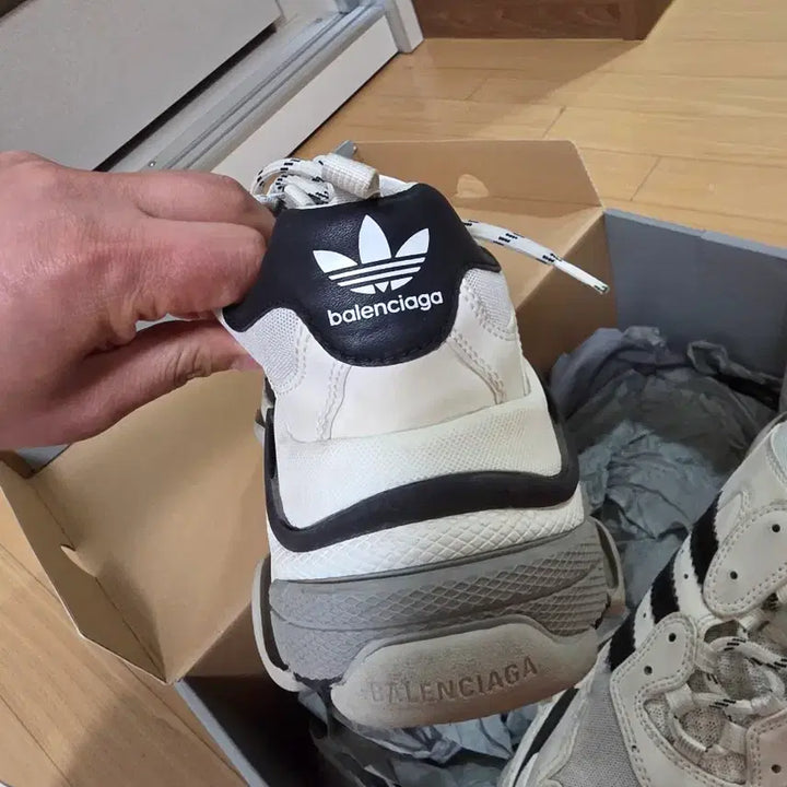 [BUNJANG] Balenciaga x Adidas Triple S Sneakers Size 42 / 발렌시아가 아디다스콜라보 트리플s 42
