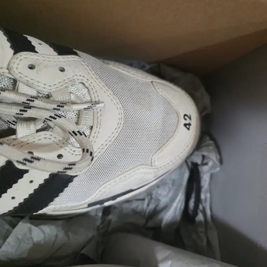 [BUNJANG] Balenciaga x Adidas Triple S Sneakers Size 42 / 발렌시아가 아디다스콜라보 트리플s 42