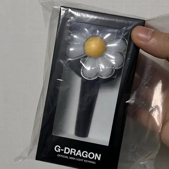 [BUNJANG] G-Dragon WEVERSEMENSCH Official Mini Light Keyring (Sealed) / GD 지드래곤 위버멘쉬 오피셜 미니 라이트 키링 미개봉