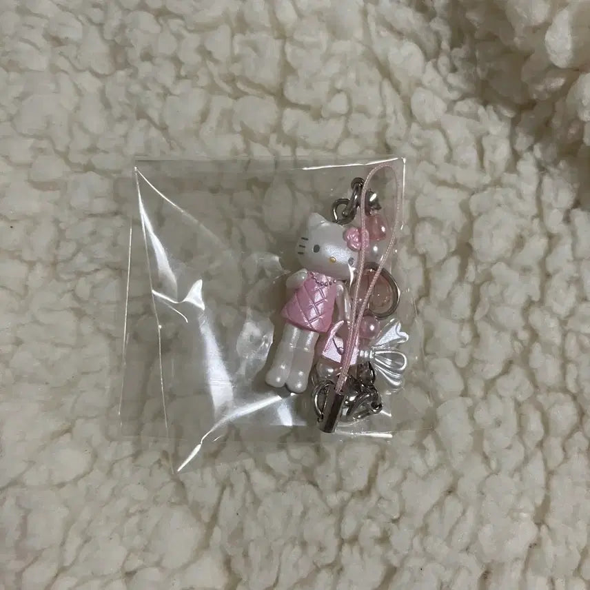 [BUNJANG] Long-Legged Kitty Keyring / 롱다리 키티 키링