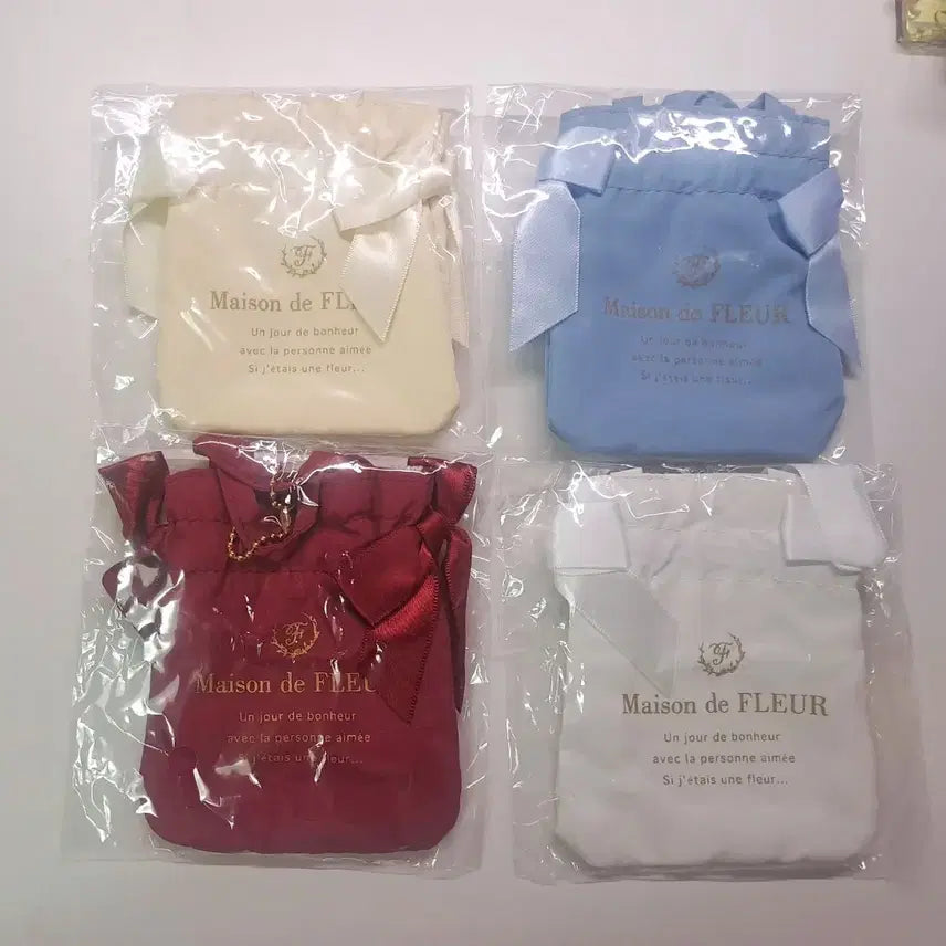 [BUNJANG] Maison de FLEUR Mini Clear Ita Bag Gacha Keyring Set / 메종드플뢰르 미니 클리어 토트백 이타백 가챠 4개 일괄