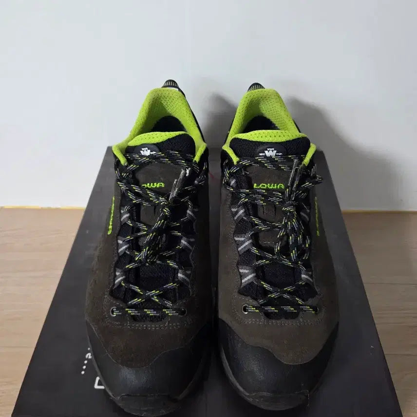 [BUNJANG] Lowa Explorer II GTX Low 280mm Hiking Shoes / 로바 익스플로러2  GTX 로우 280mm