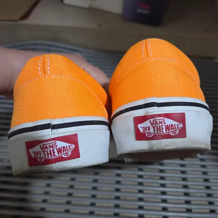 [BUNJANG] Vans Classic Slip-On (Neon Blazing Orange) / 반스 클래식 슬립온 (네온(블레이징 오렌지)