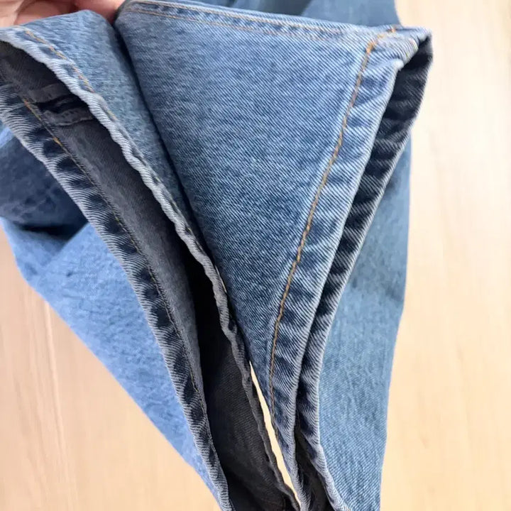 [BUNJANG] Haechingroom Wide Curved Jeans Washed Blue / [4]해칭룸 와이드 커브드 진 워시드 블루
