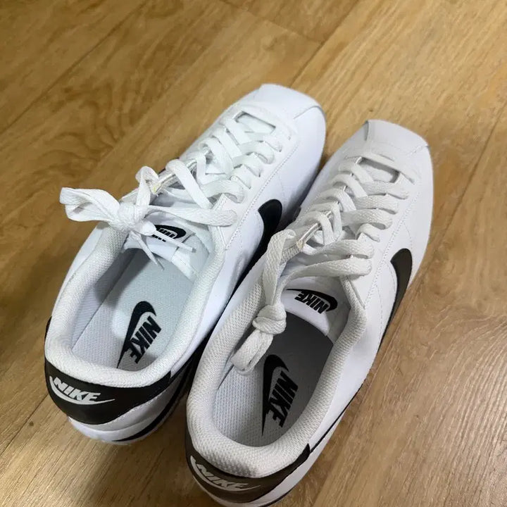[SOLD OUT] 나이키 코르테즈 화이트 블랙 285