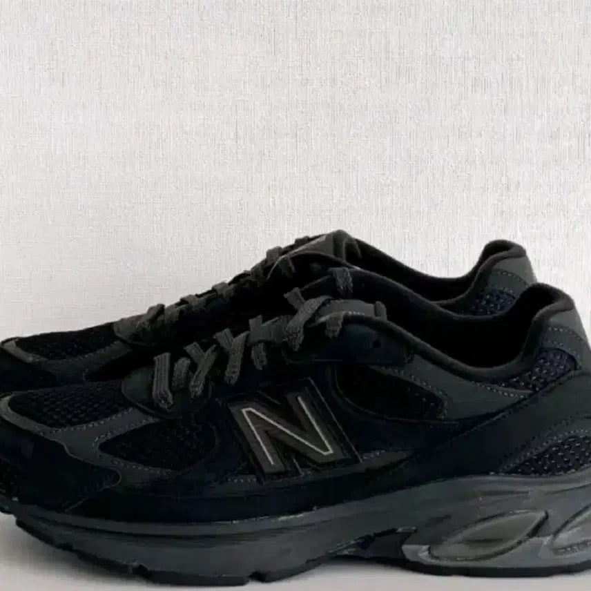 [BUNJANG] New Balance 2010 Triple Black Sneakers / 뉴발란스 2010 트리플 블랙 올 블랙 290