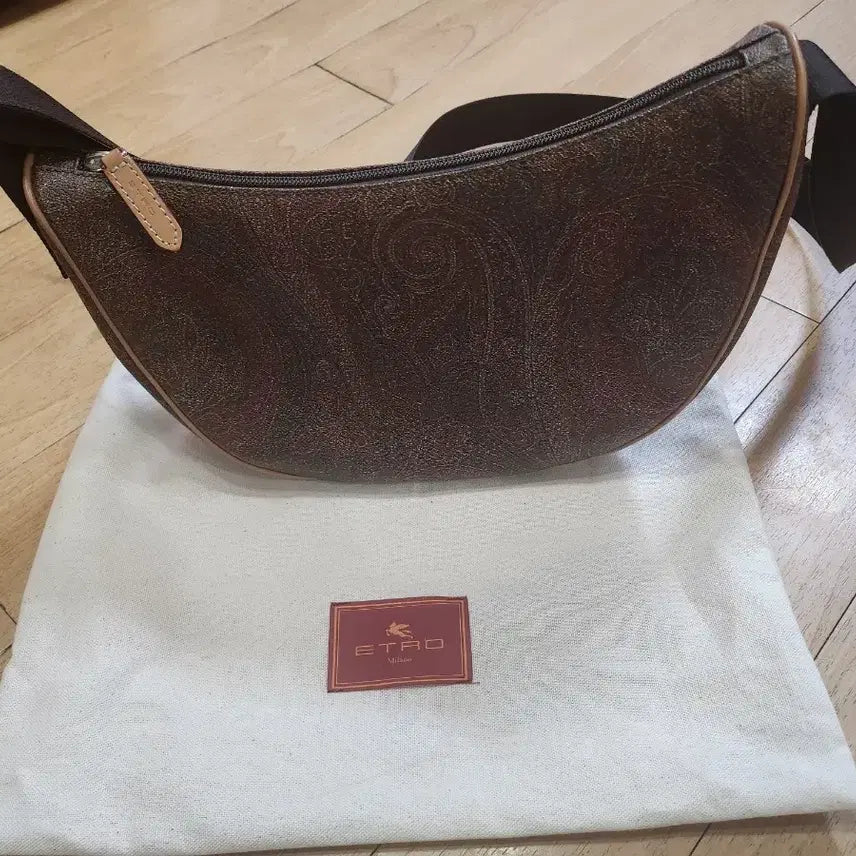 [BUNJANG] Etro Paisley Half Moon Hobo Crossbody Shoulder Bag / 에트로 페이즐리 반달 호보 크로스백 숄더백