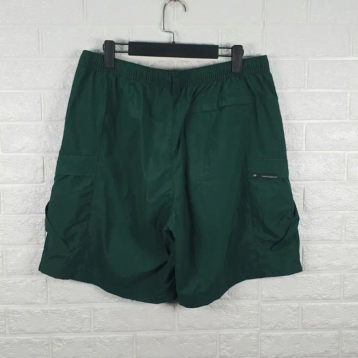[BUNJANG] New Balance Cargo Shorts Size 35-36 / [35-36]뉴발란스 카고 반바지