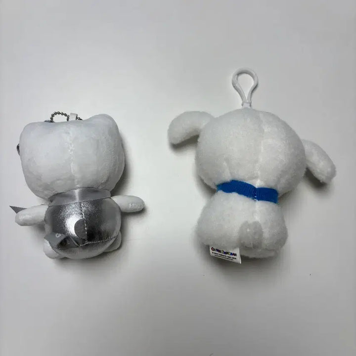 [BUNJANG] Sanrio Hello Kitty &amp; Shin-chan White Dog Keychains / 실버 키티 키링 짱구 흰둥이 키링