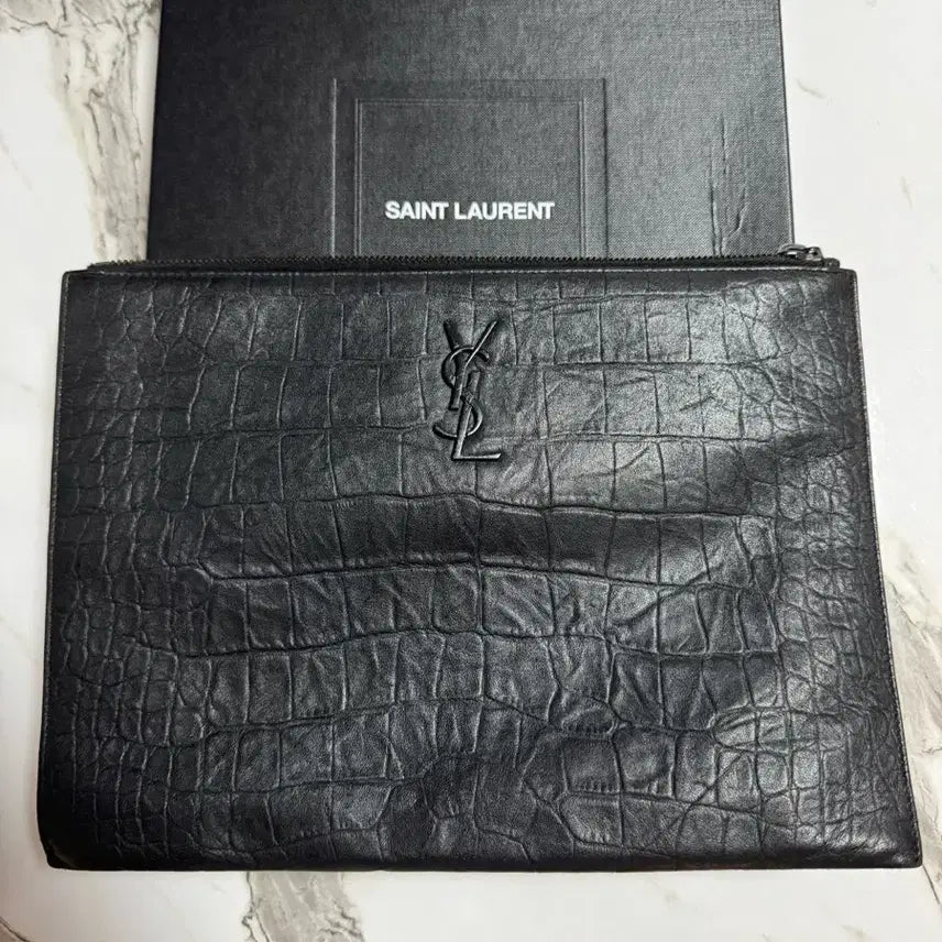 [BUNJANG] Saint Laurent Crocodile Embossed Clutch / 생로랑 크로커다일 클러치