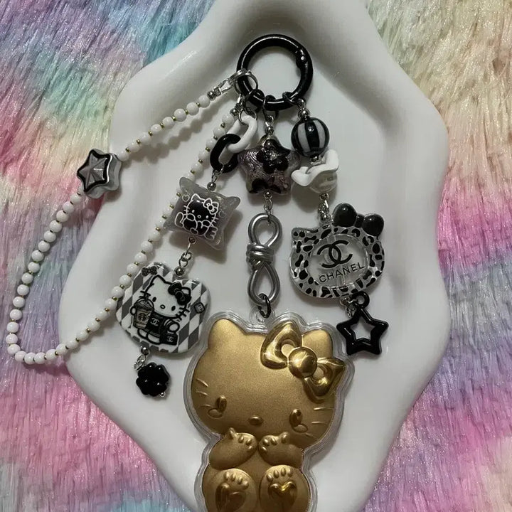 [BUNJANG] Black and White Kitty Keychain / 블랙 앤 화이트 키티 키링