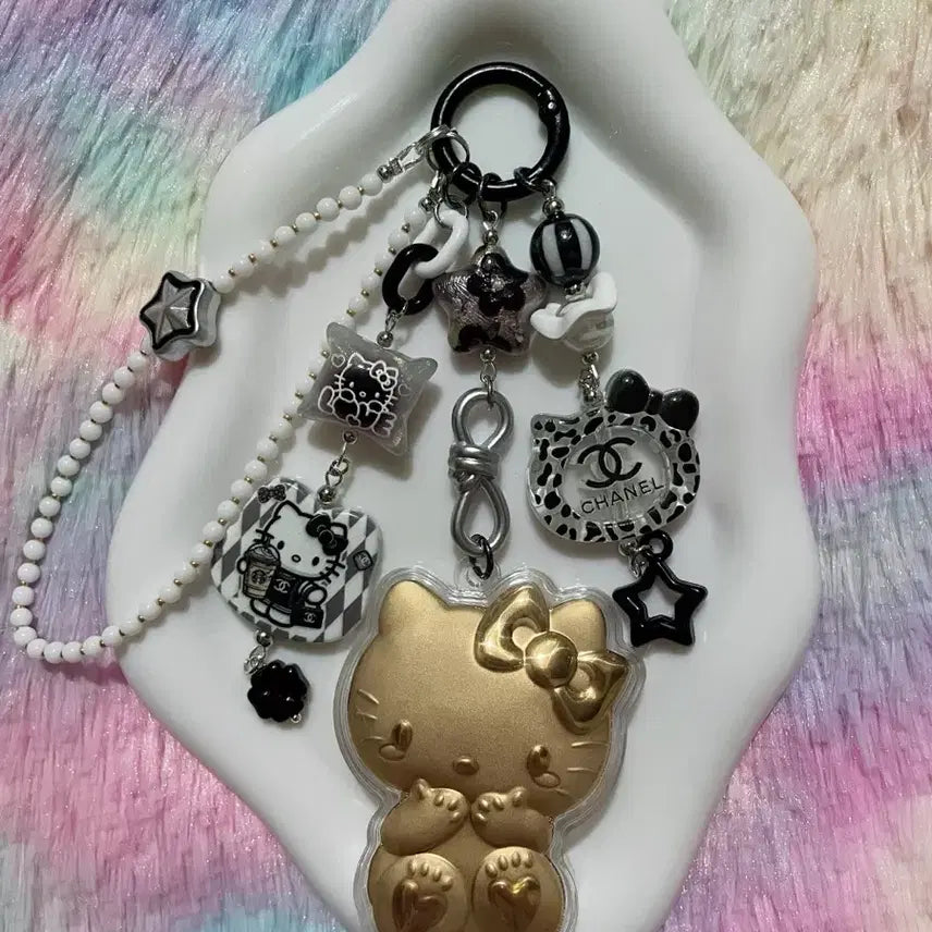 [BUNJANG] Black and White Kitty Keychain / 블랙 앤 화이트 키티 키링