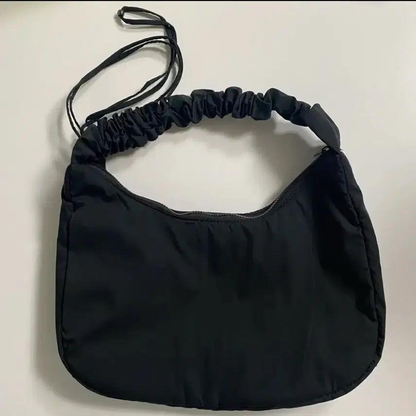[BUNJANG] Adidas Black Regular Shoulder Bag / (새상품) 아디다스 블랙 숄더백 미디움