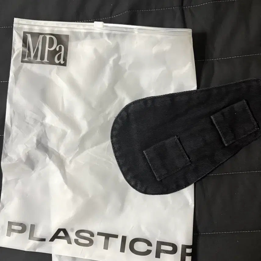 [BUNJANG] Plastic Product Waist Pouch / 플라스틱프로덕트 허리파우치