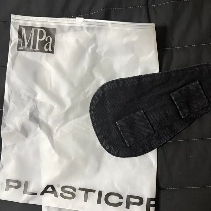 [BUNJANG] Plastic Product Waist Pouch / 플라스틱프로덕트 허리파우치