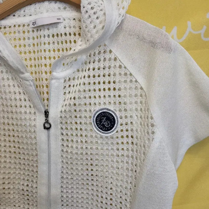 [BUNJANG] JOY White Mesh Hooded Zip-Up Short Sleeve Top 100L / JOY 화이트 메쉬 후드 집업 반팔100L