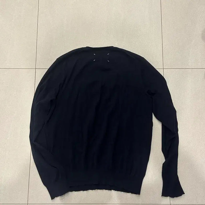 [BUNJANG] Maison Margiela Distressed V-Neck Knit Sweater / 마르지엘라 데미지 브이넥 니트