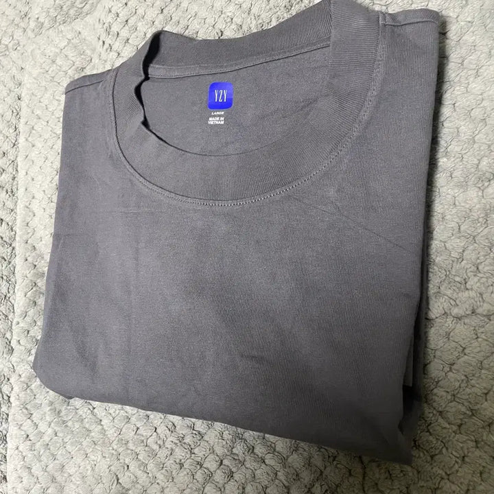 [BUNJANG] Yeezy Gap Short Sleeve T-Shirt Dark Grey L / 칸예 YZY GAP 이지갭 숏슬리브 반팔 다크 그레이 L 새상품
