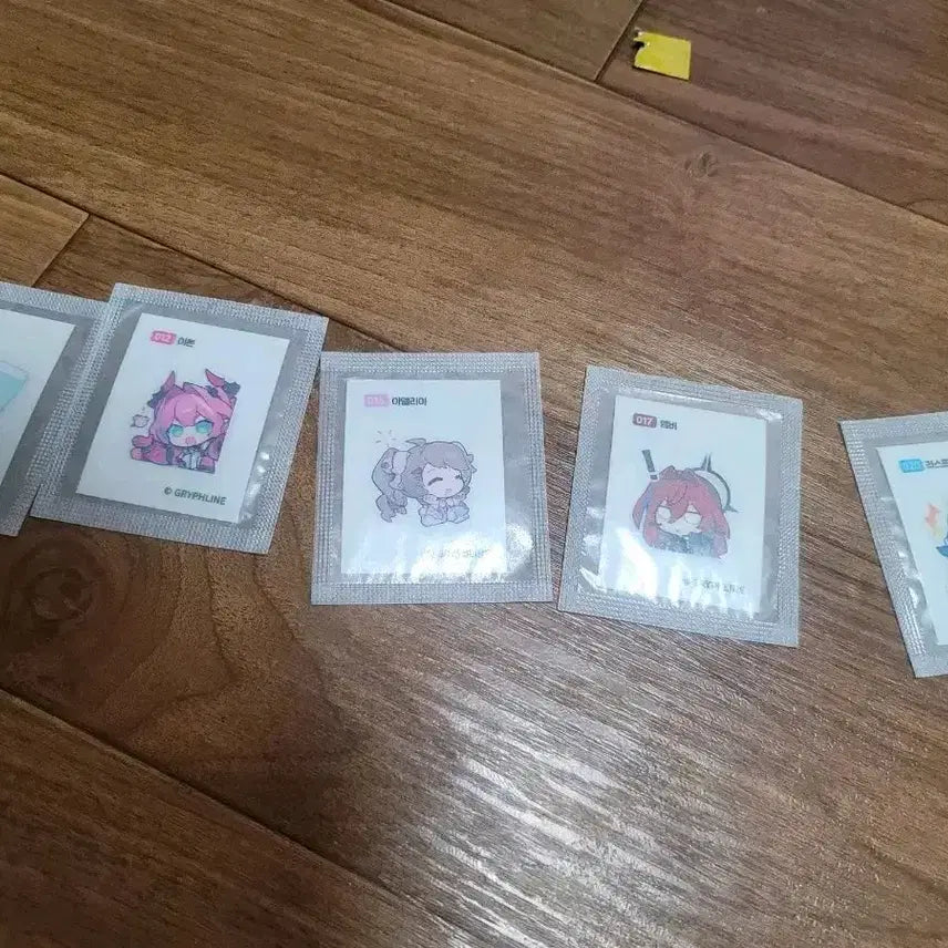 [BUNJANG] Endfield x GS25 Collaboration Sticker Pack / gs25 엔드필드 콜라보 띠부띠부씰 햄버거 포카 초콜릿포카 교환합니다