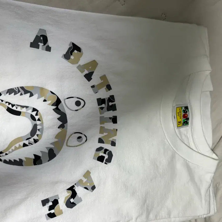 [BUNJANG] BAPE Shark College T-Shirt XL / 베이프 샤크 컬리지 반팔 티셔츠 XL사이즈