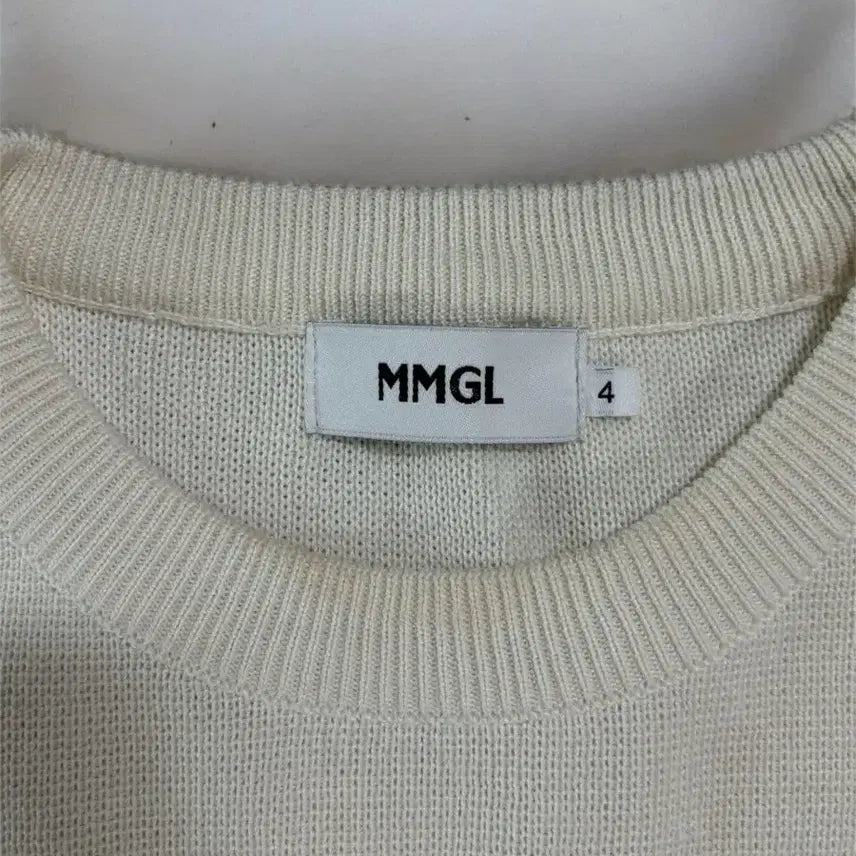 [BUNJANG] MMGL Ivory Knit Sweater / MMGL 아이보리 니트 스웨터