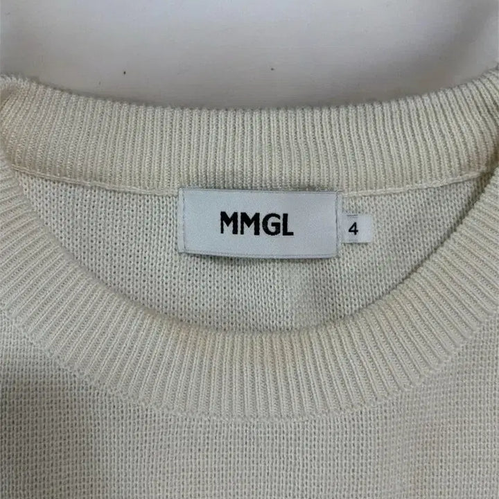 [BUNJANG] MMGL Ivory Knit Sweater / MMGL 아이보리 니트 스웨터