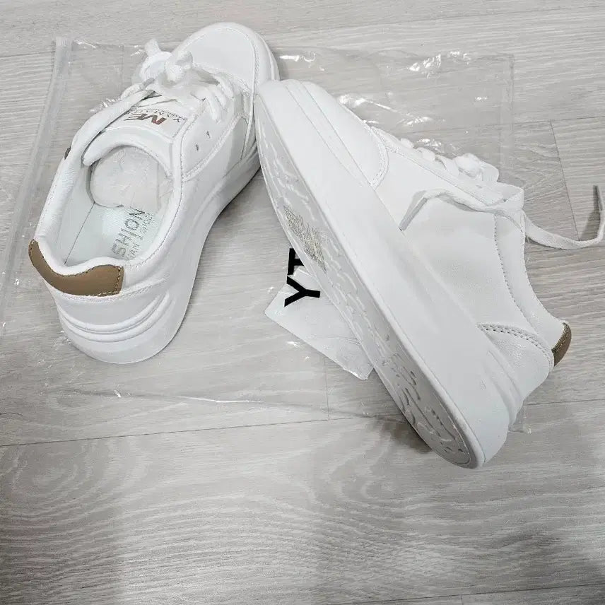 [BUNJANG] YTMALY White/Khaki Fashion Sneakers - Size 230 / 화이트 패션 스니커즈 운동화 230