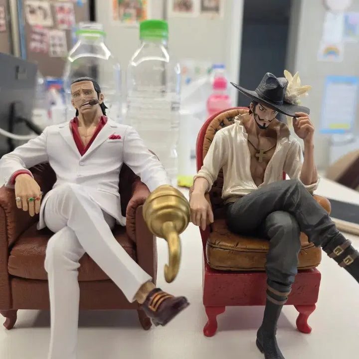 [BUNJANG] One Piece Crocodile Mihawk Seated Figure Bundle Set / 원피스) CXC 크로커다일 미호크 좌상 일괄