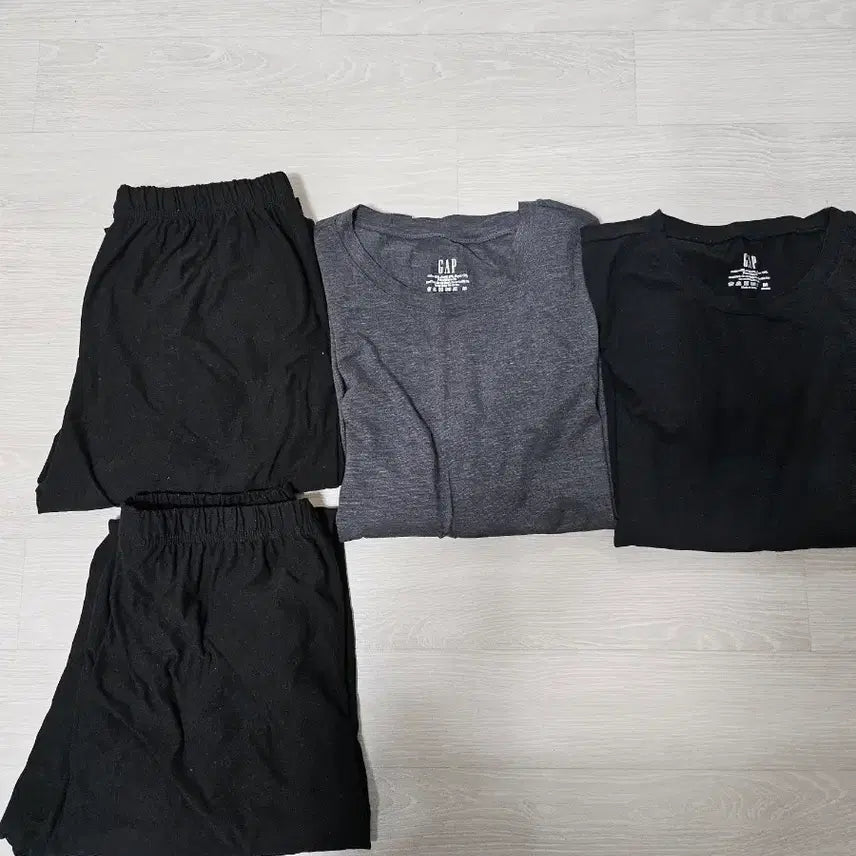 [BUNJANG] GAP Long Sleeve Shirt and Pants Set Black/Gray / 갭 GAP 긴팔티/바지 세트 블랙/회색