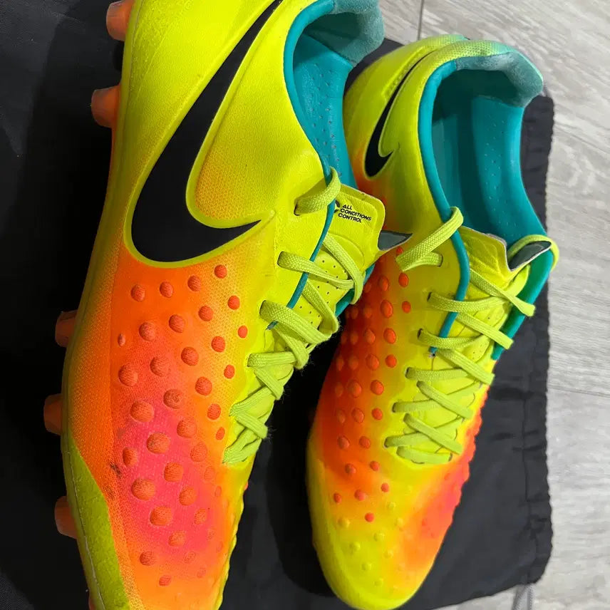 [BUNJANG] Nike Magista Opus 2 HG Football Boots (260) / 최상급 나이키 마지스타 오퍼스2 HG [260] 축구화