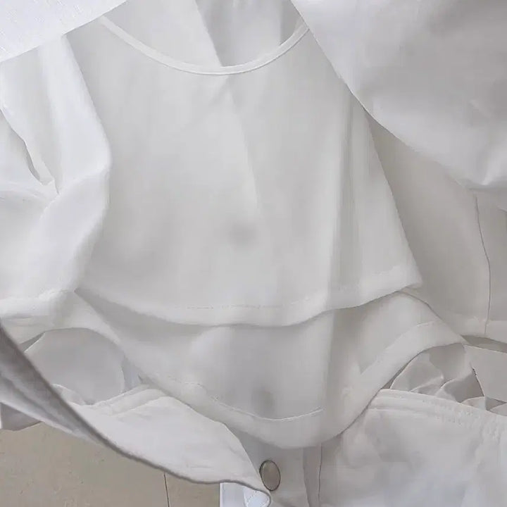 [BUNJANG] 21 System Balloon Silhouette Cotton Blend Blouse with Ribbon Tie and Metal Buttons / 21 시스템