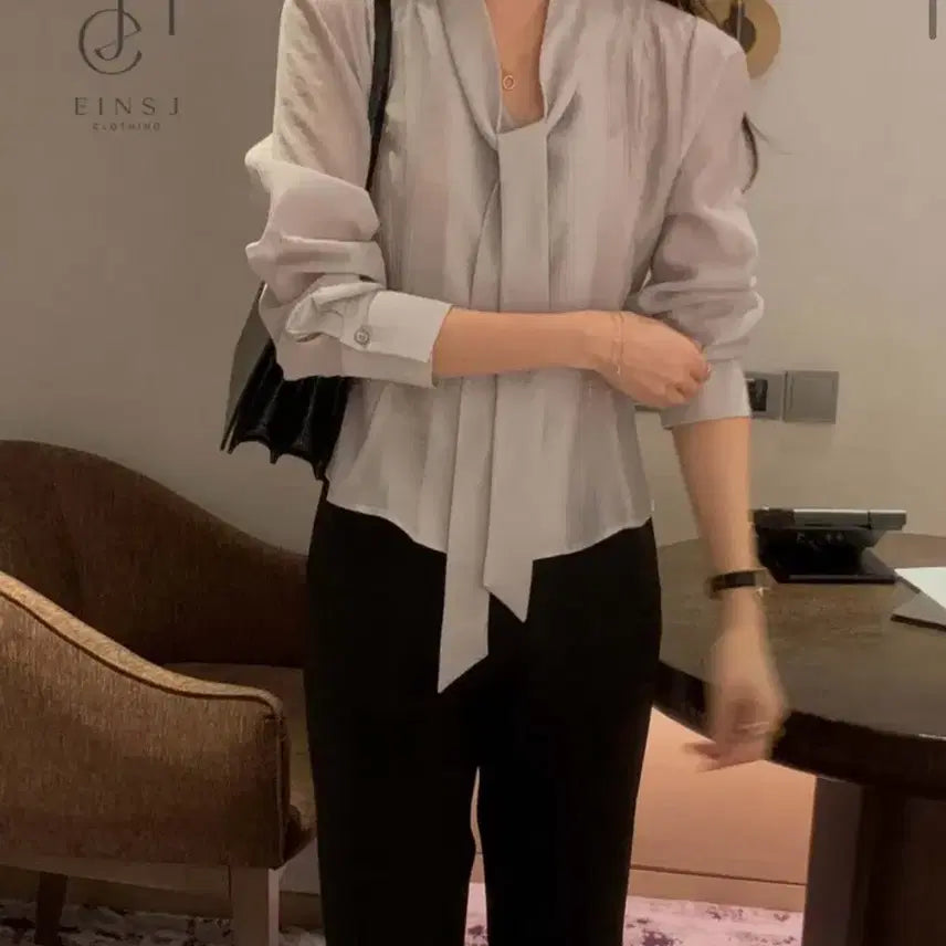 [BUNJANG] Ossr Taible Blouse / 오스로 타이블라우스