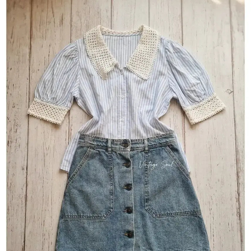 [BUNJANG] Blue Stripe Lace Collar Blouse / 화사한 블루 스트라이프 레이스 카라 블라우스