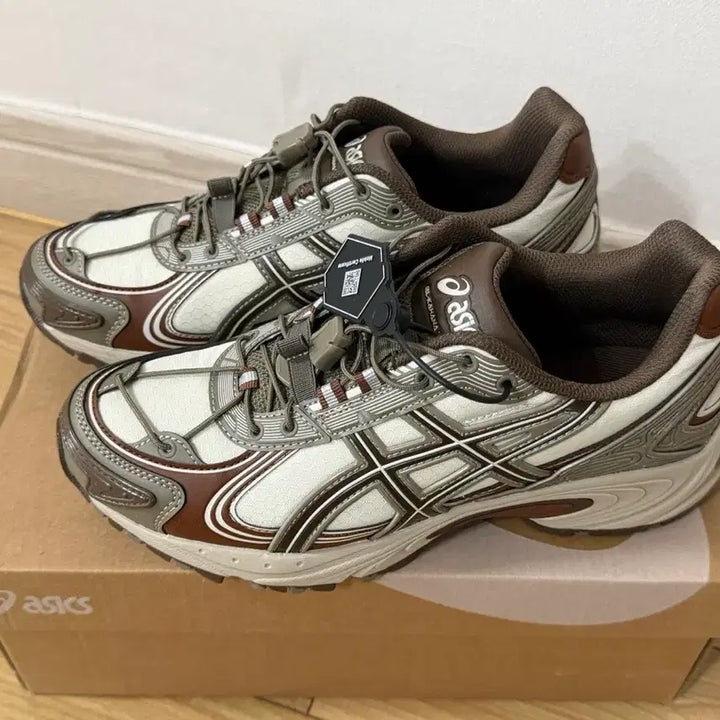 [BUNJANG] Asics Gel Kahana TR V4 Cream Brown Shoes / 아식스 젤 카하나 TR V4 크림 브라운 240