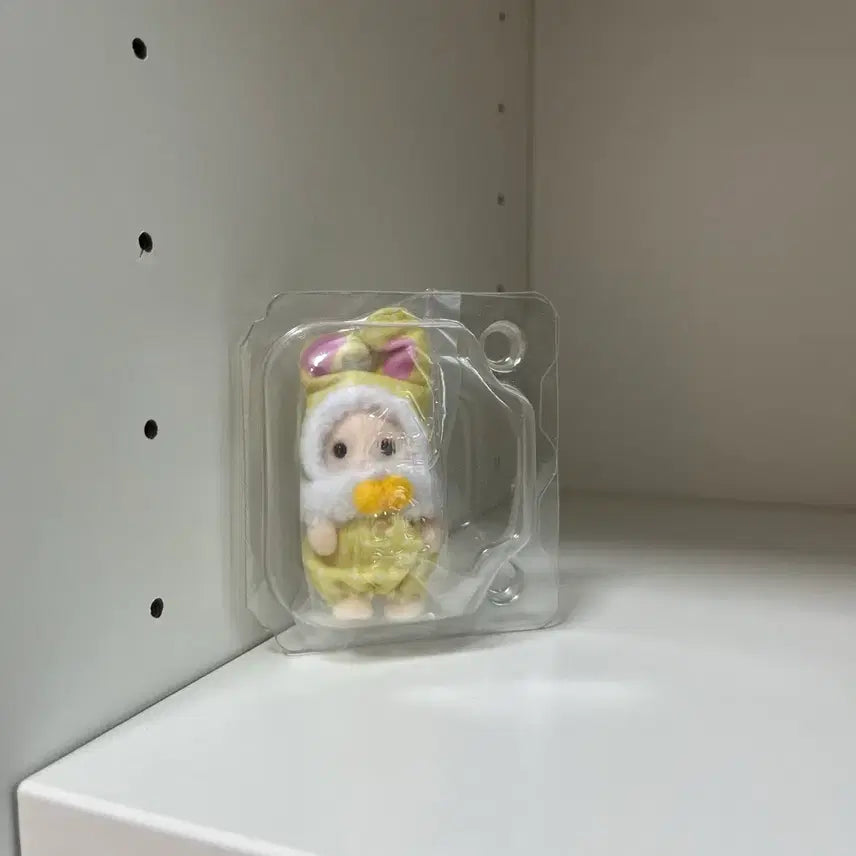 [BUNJANG] Sylvanian Families 40th Anniversary Colorfull Costume Rabbit Baek / 실바니안 40주년 컬러플 코스튬 토끼 블백