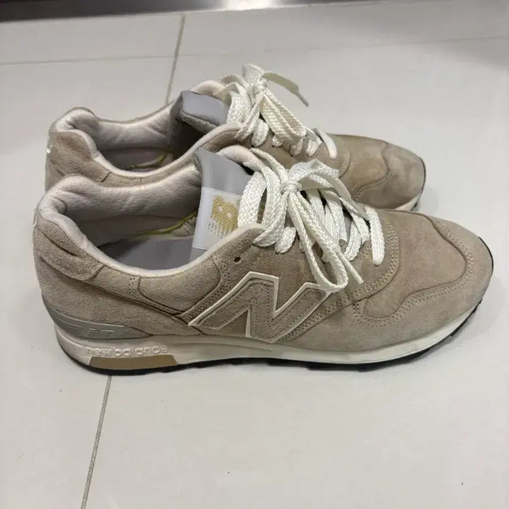 [BUNJANG] New Balance 1400 Beige 255 / 뉴발란스 1400 베이지 255