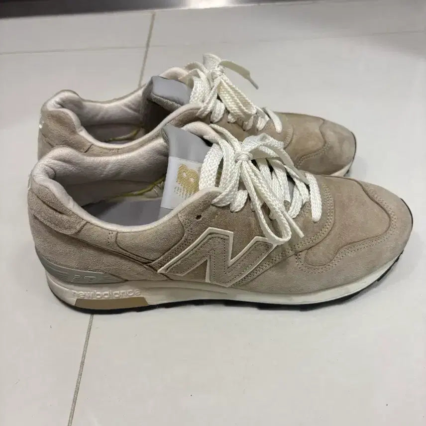 [BUNJANG] New Balance 1400 Beige 255 / 뉴발란스 1400 베이지 255